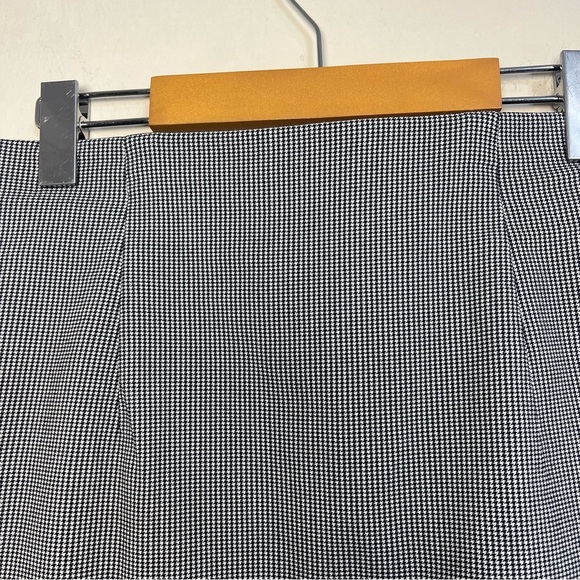 Dynamite Gray Mini Pencil Skirt for Work - Picture 2 of 6